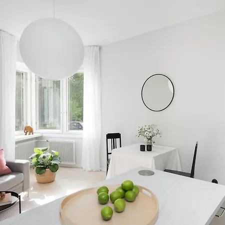 1 Bedroom Close To Subway And Seaside 赫尔辛基