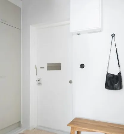 1 Bedroom Close To Subway And Seaside *